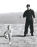 Bruce et Brandon faisant ses dbuts en Jeet Kune Do